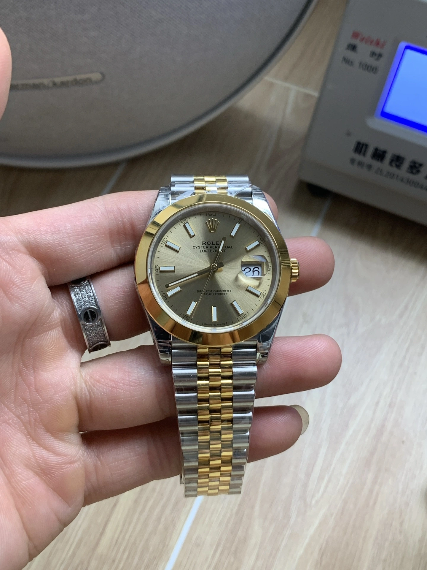 CBD Factory Rolex Datejust 41mm Two-Tone Yellow Gold Champagne Dial Smooth Bezel Jubilee Bracelet (126303) 1:1 Super Clone – DD3235 Movement Stylish 84
