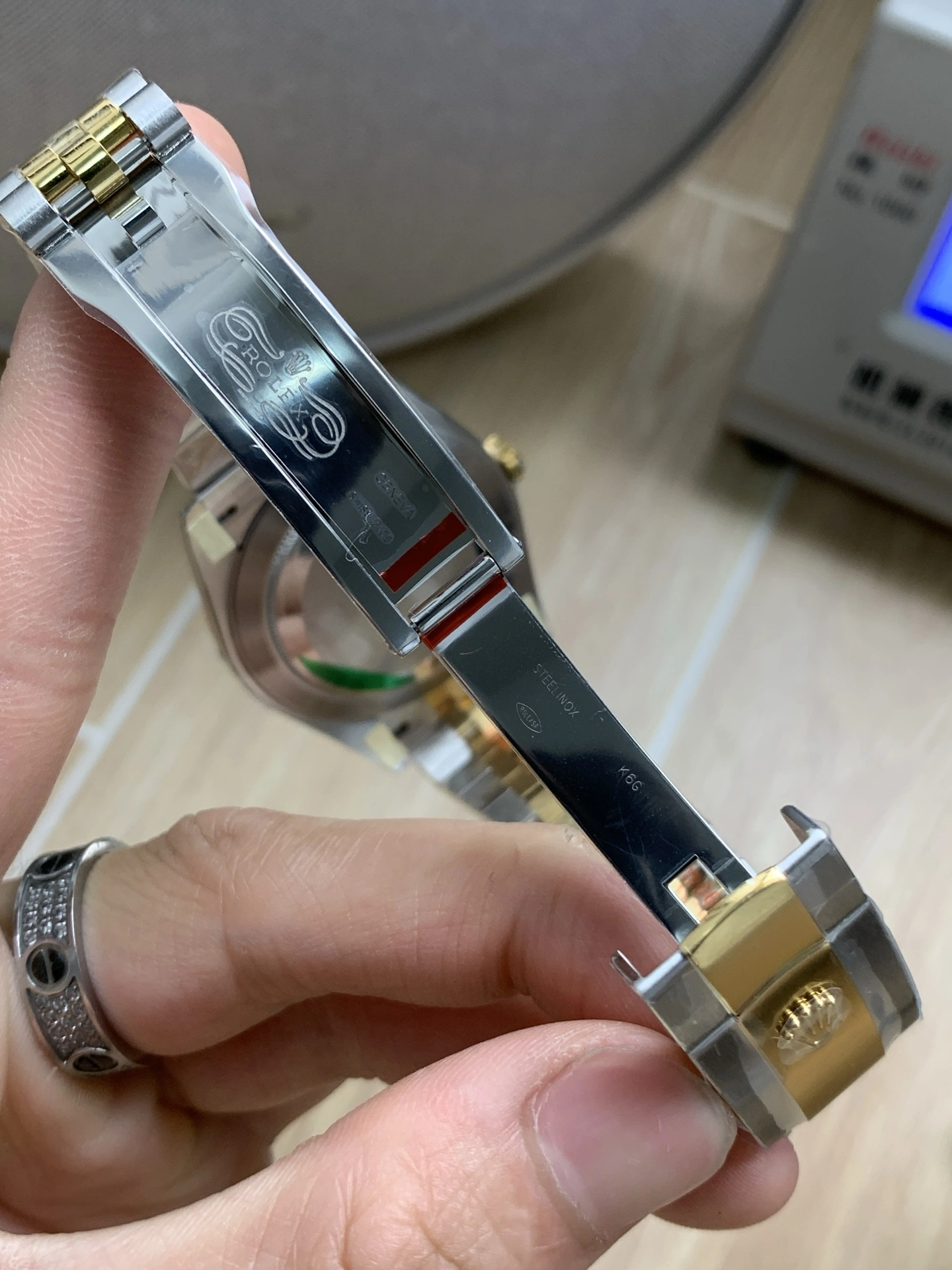 CBD Factory Rolex Datejust 41mm Two-Tone Yellow Gold Champagne Dial Smooth Bezel Jubilee Bracelet (126303) 1:1 Super Clone – DD3235 Movement Stylish 84