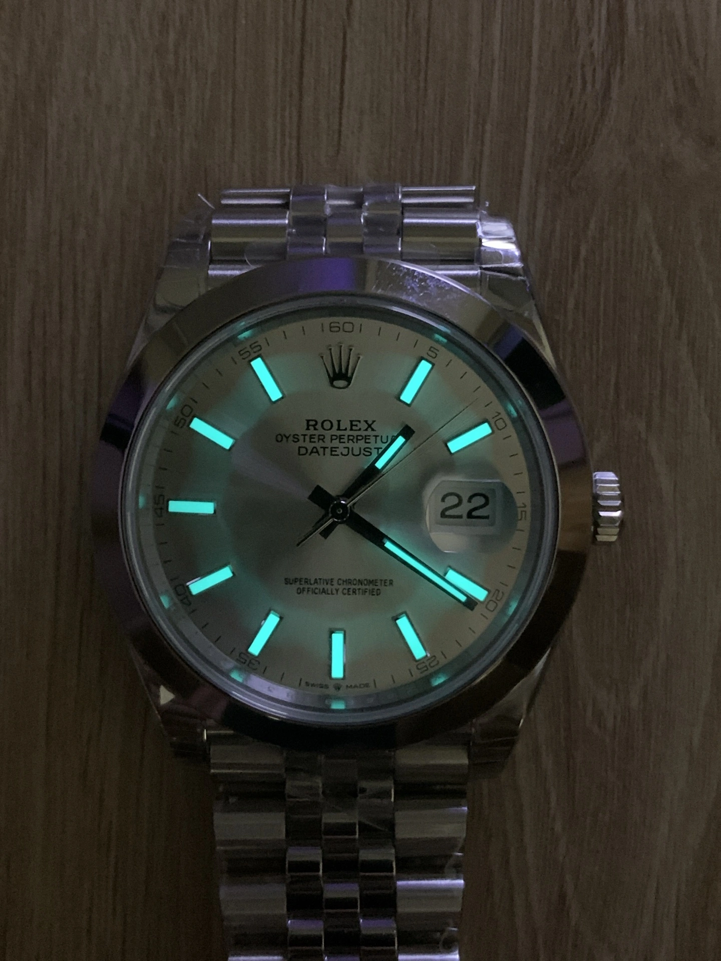 SoftTouch CBD Factory Rolex Datejust 41mm Silver Sunburst Dial Smooth Bezel Jubilee Bracelet (126300) 1:1 Super Clone – DD3235 Movement 71