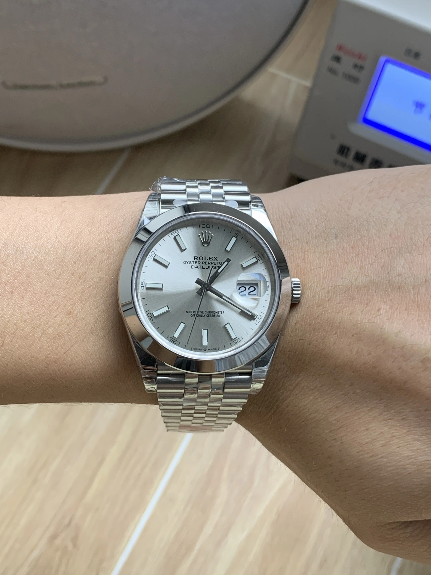SoftTouch CBD Factory Rolex Datejust 41mm Silver Sunburst Dial Smooth Bezel Jubilee Bracelet (126300) 1:1 Super Clone – DD3235 Movement 71