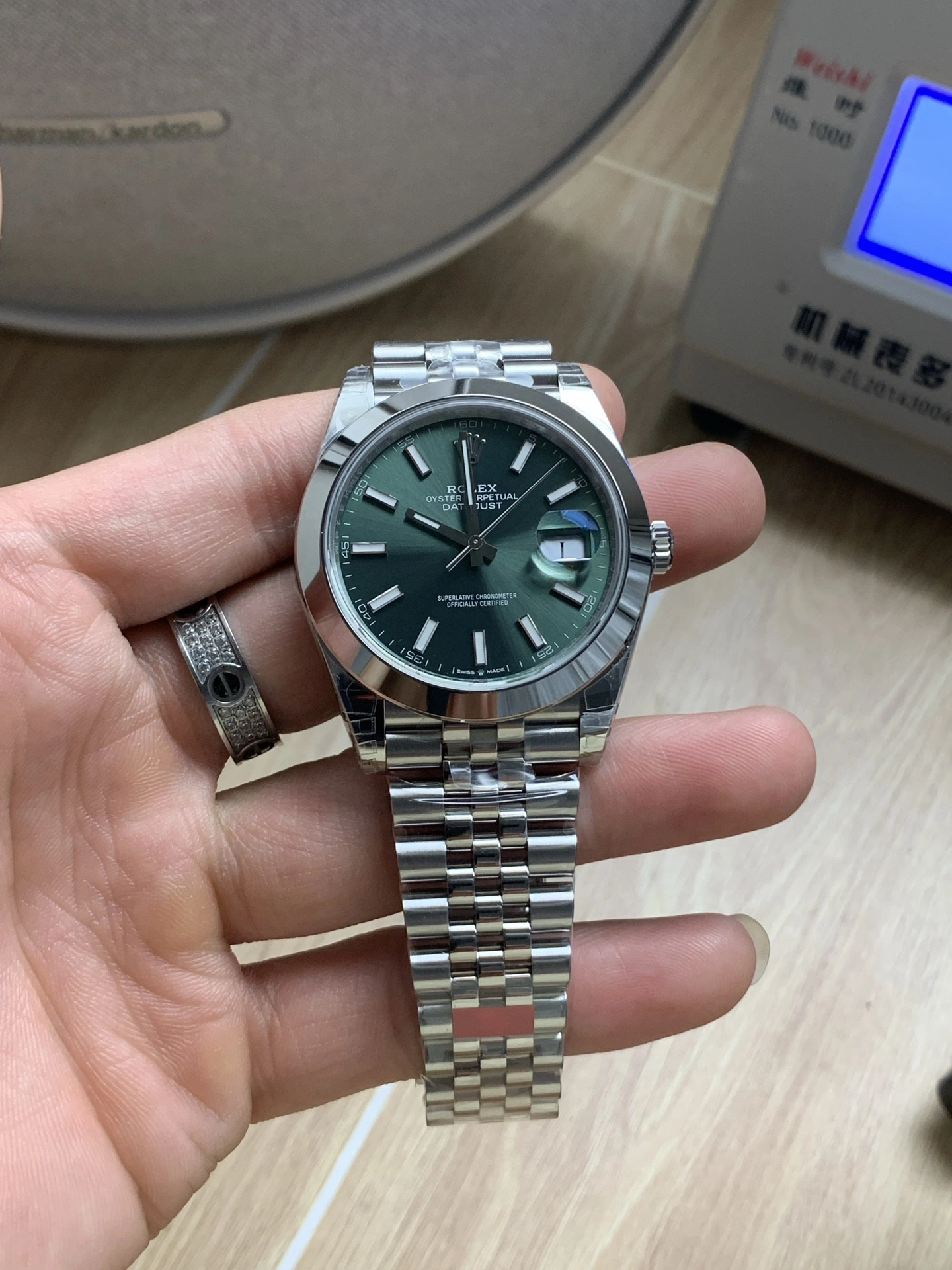 CBD Factory Rolex Datejust 41mm Mint Green Sunburst Dial Smooth Bezel Jubilee Bracelet (126300) 1:1 Super Clone – DD3235 Movement Casual 64