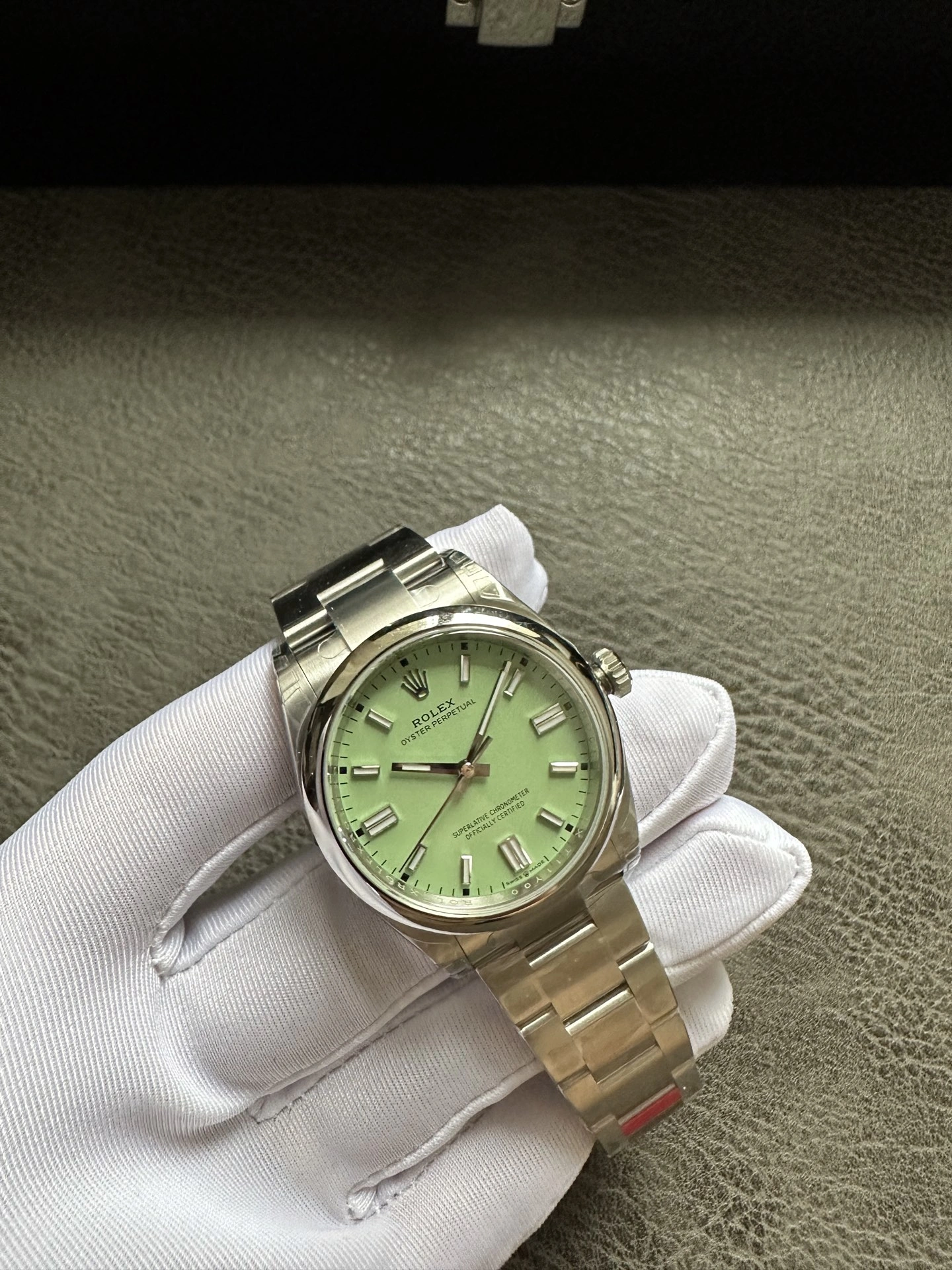 Sporty CBD Factory Rolex Oyster Perpetual 41mm “Pistachio Green” Dial Smooth Bezel Oyster Bracelet (124300) 1:1 Super Clone – DD3230 Movement 163