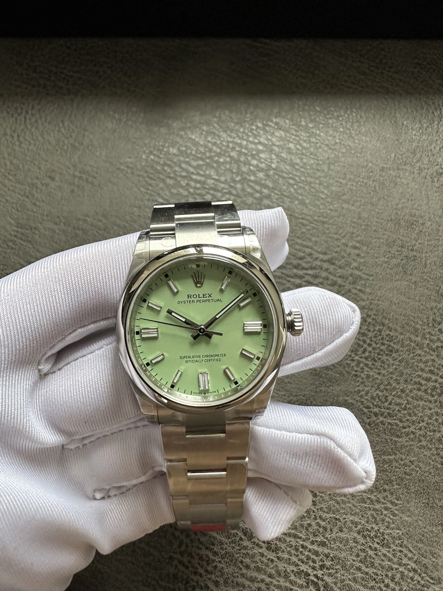 Sporty CBD Factory Rolex Oyster Perpetual 41mm “Pistachio Green” Dial Smooth Bezel Oyster Bracelet (124300) 1:1 Super Clone – DD3230 Movement 163