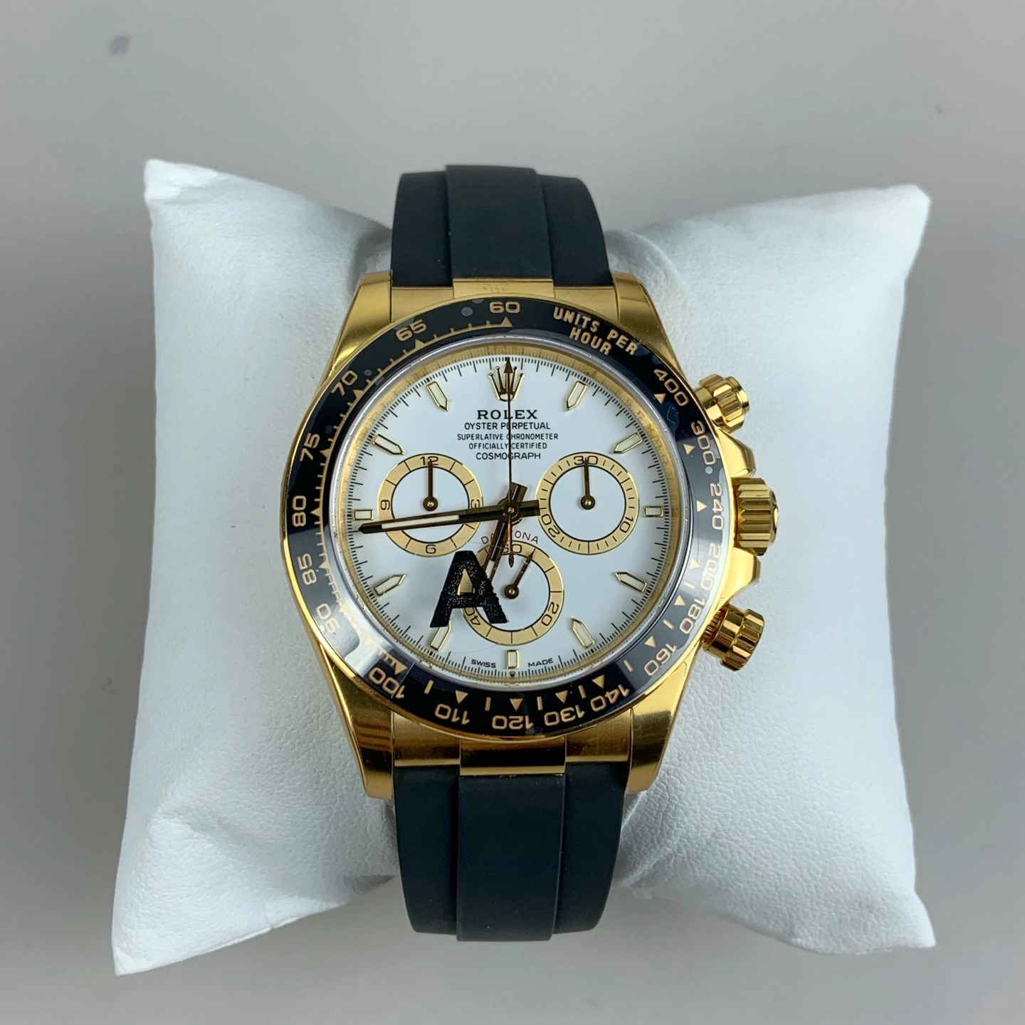 CBD Factory Rolex Cosmograph Daytona Yellow Gold White Dial Rubber Strap (126518LN) 1:1 Super Clone – DD4131 Movement Comfortable 24