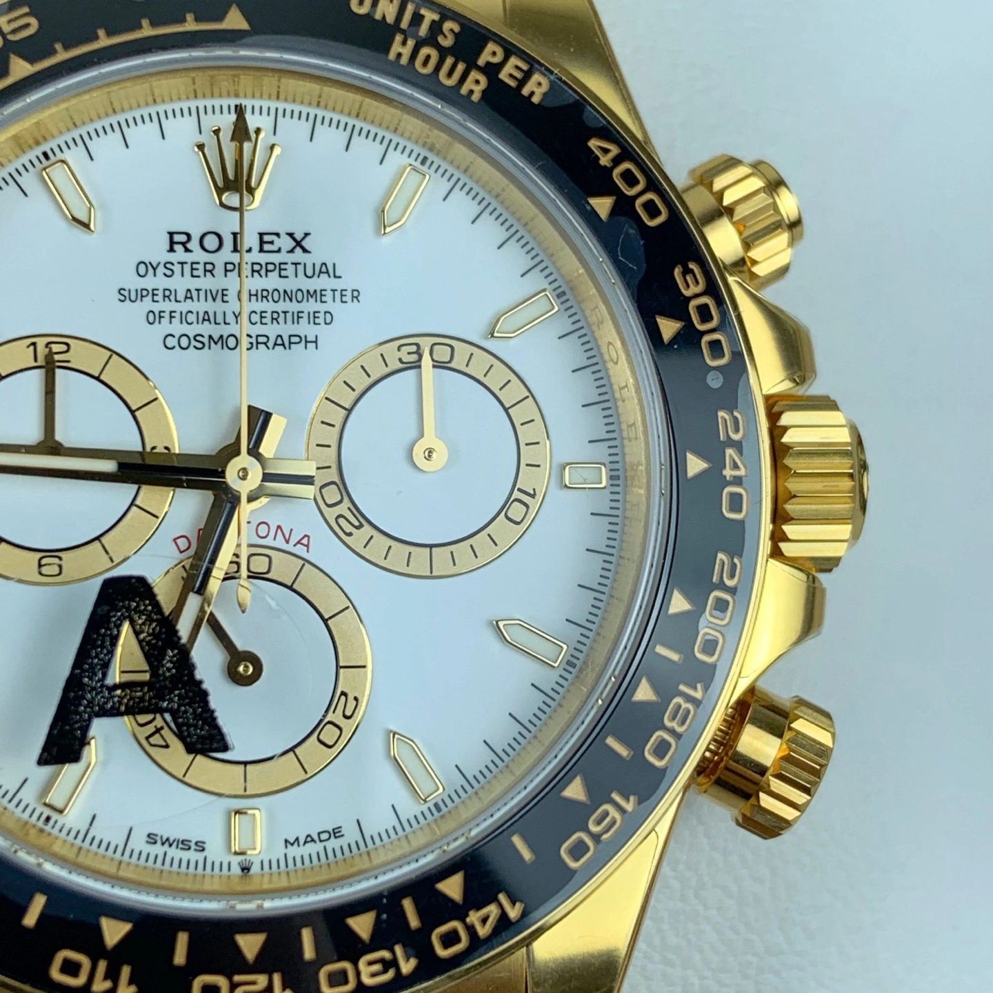CBD Factory Rolex Cosmograph Daytona Yellow Gold White Dial Rubber Strap (126518LN) 1:1 Super Clone – DD4131 Movement Comfortable 24