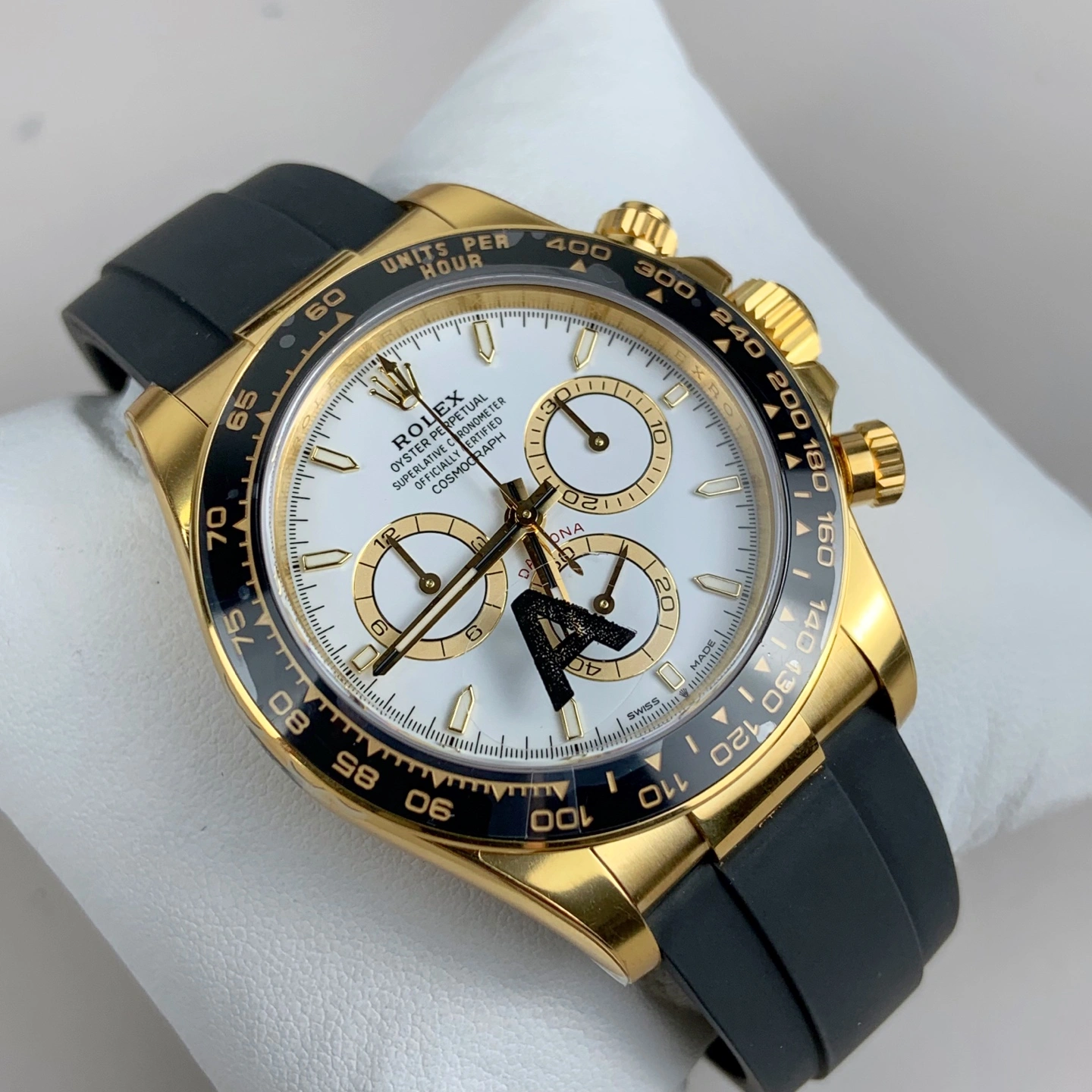 CBD Factory Rolex Cosmograph Daytona Yellow Gold White Dial Rubber Strap (126518LN) 1:1 Super Clone – DD4131 Movement Comfortable 24