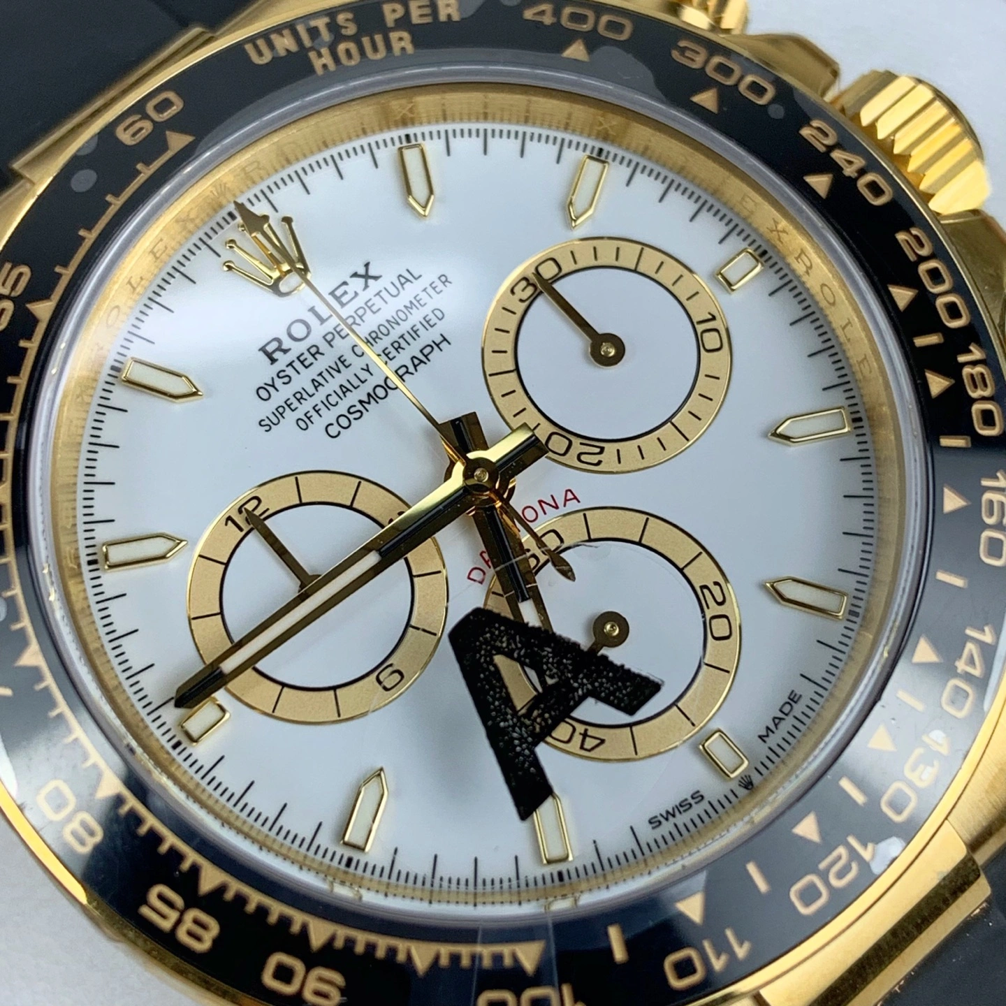 CBD Factory Rolex Cosmograph Daytona Yellow Gold White Dial Rubber Strap (126518LN) 1:1 Super Clone – DD4131 Movement Comfortable 24