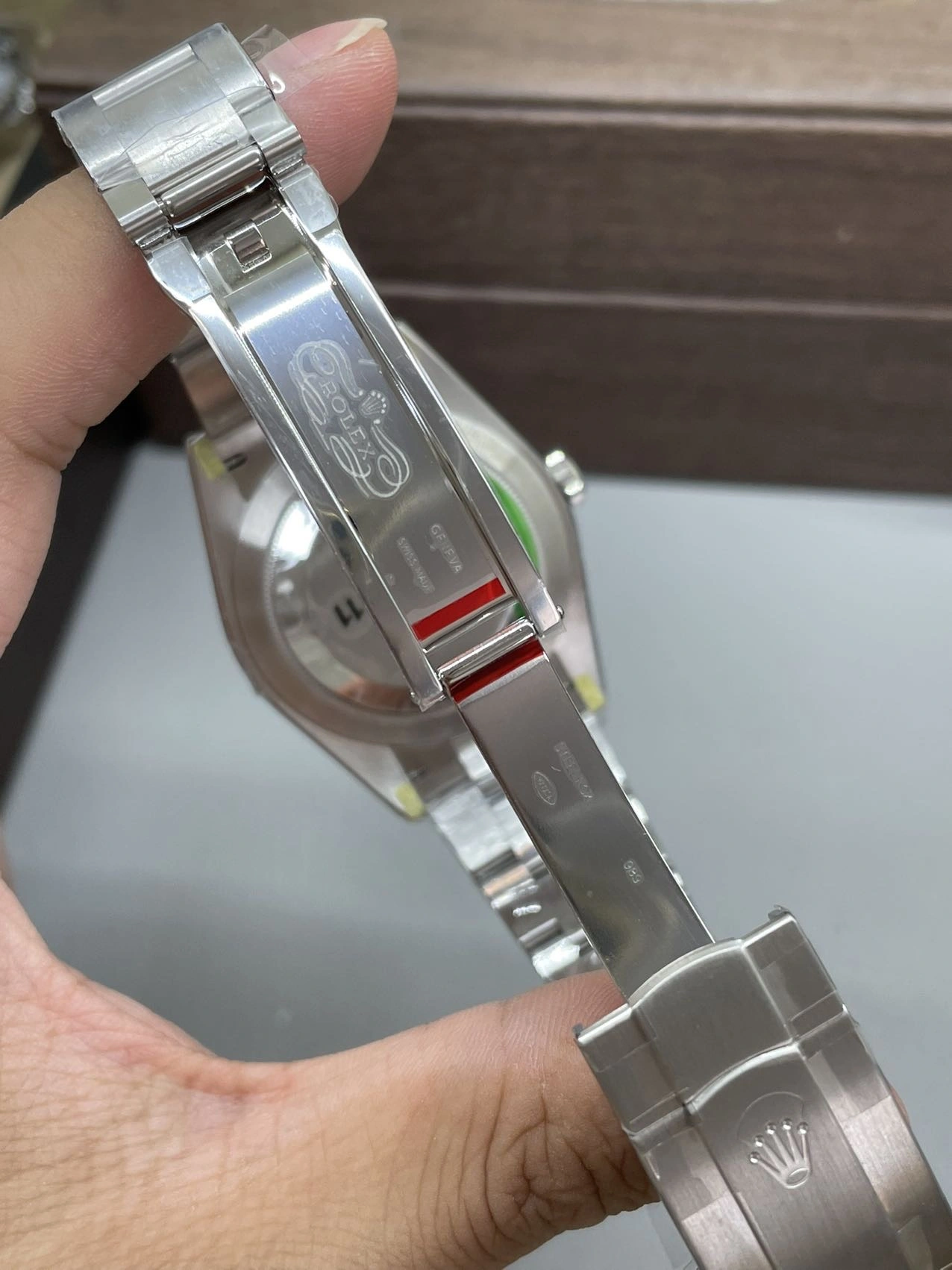 CBD Factory Rolex Oyster Perpetual 41mm Coral Red Dial Smooth Bezel Oyster Bracelet (124300) 1:1 Super Clone – DD3230 Movement Effortless 168