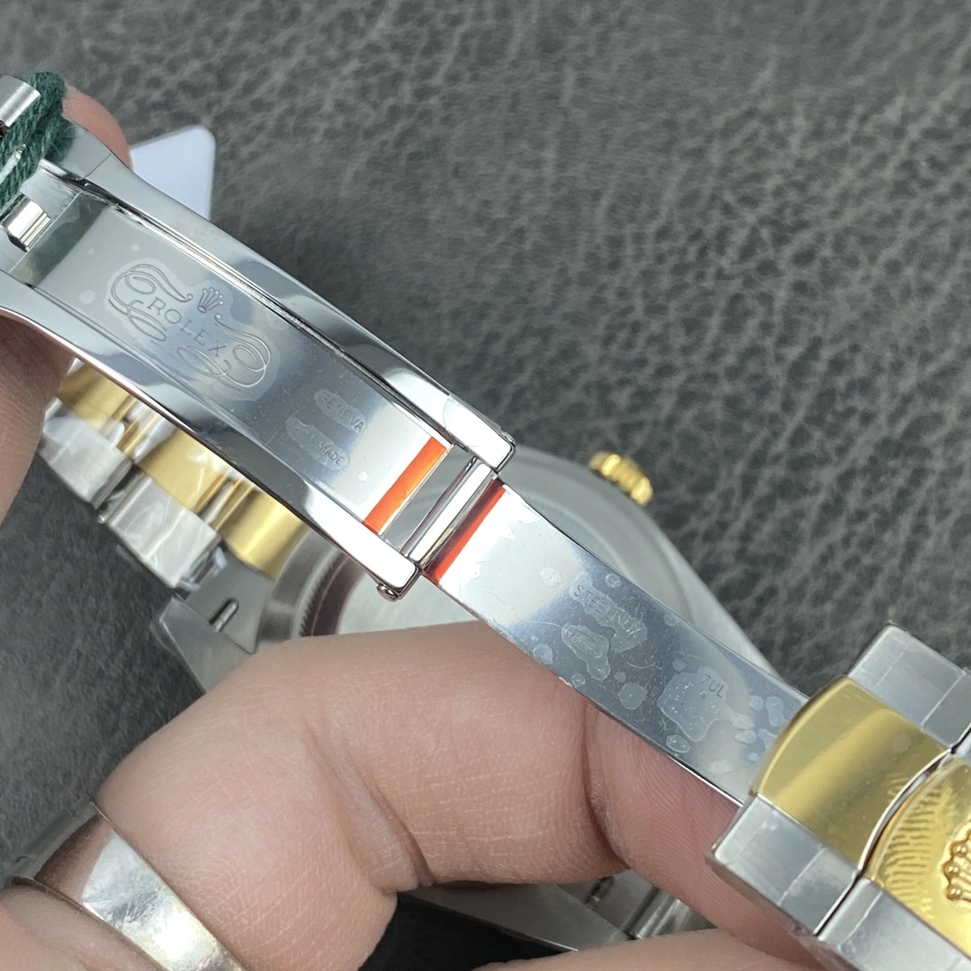 WrinkleFree CBD Factory Rolex Datejust 41mm Two-Tone Yellow Gold Black Sunburst Dial Fluted Bezel Oyster Bracelet (126333) 1:1 Super Clone – DD3235 Movement 83