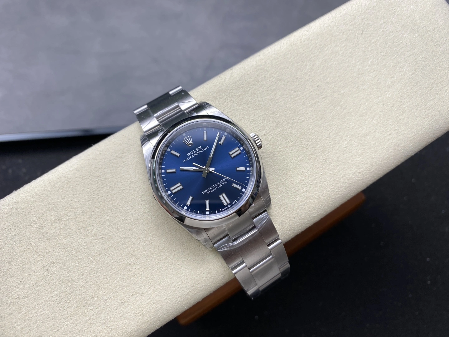 OnTrend CBD Factory Rolex Oyster Perpetual 36mm  Blue Sunburst Dial Smooth Bezel Oyster Bracelet (126000) 1:1 Super Clone – DD3230 Movement 178