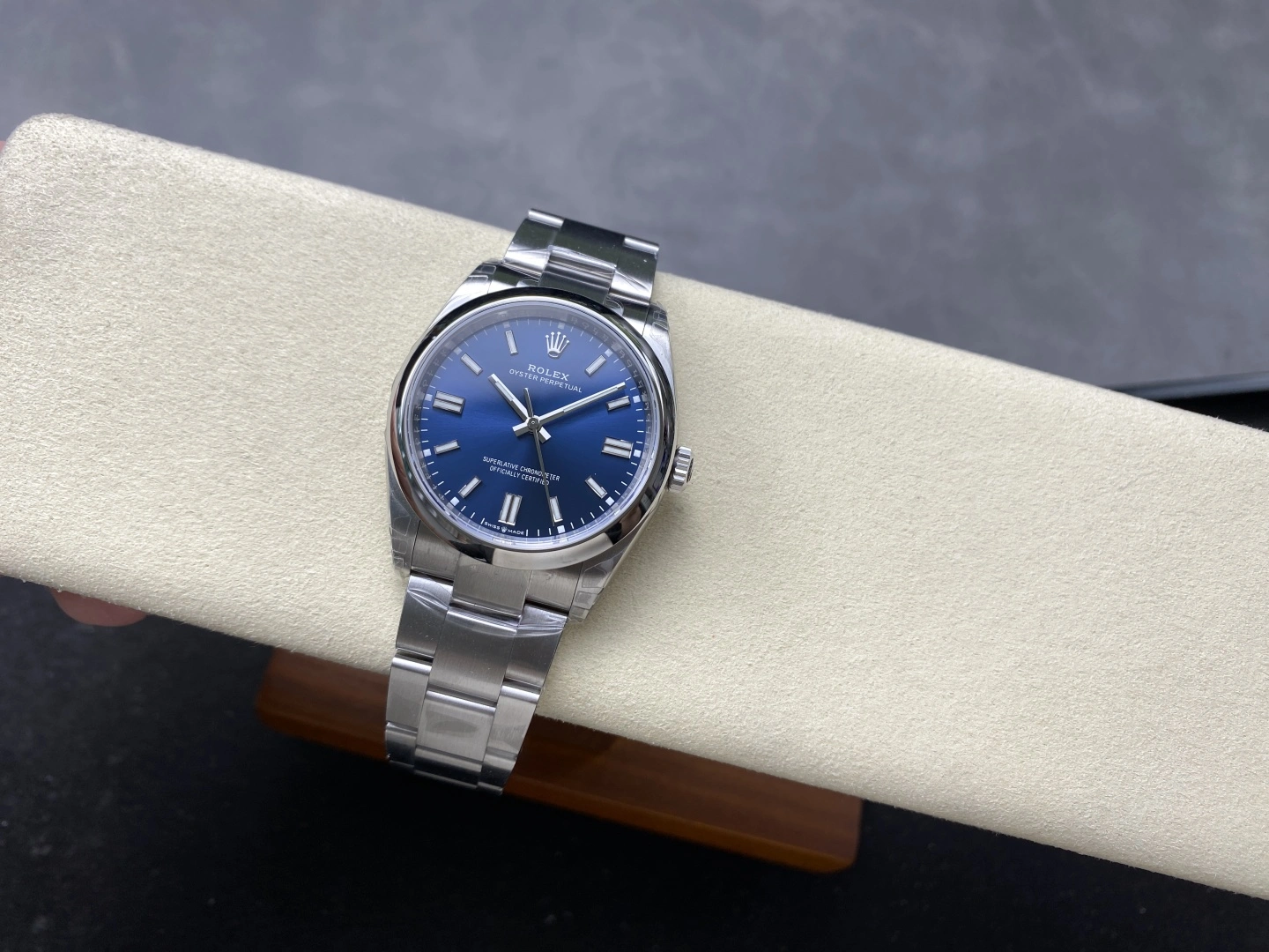 OnTrend CBD Factory Rolex Oyster Perpetual 36mm  Blue Sunburst Dial Smooth Bezel Oyster Bracelet (126000) 1:1 Super Clone – DD3230 Movement 178