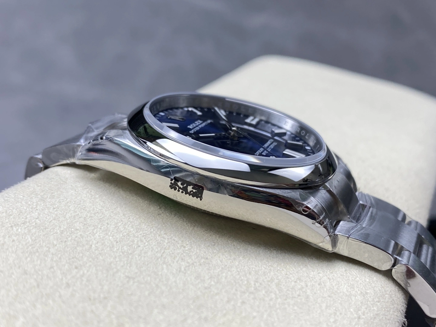 OnTrend CBD Factory Rolex Oyster Perpetual 36mm  Blue Sunburst Dial Smooth Bezel Oyster Bracelet (126000) 1:1 Super Clone – DD3230 Movement 178
