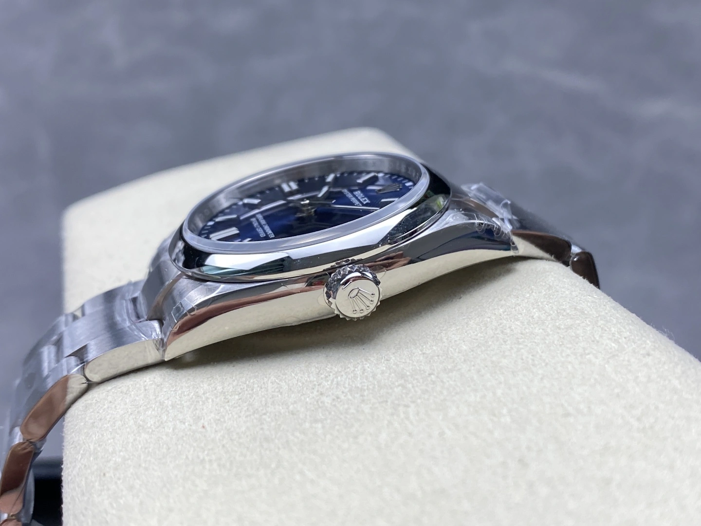 OnTrend CBD Factory Rolex Oyster Perpetual 36mm  Blue Sunburst Dial Smooth Bezel Oyster Bracelet (126000) 1:1 Super Clone – DD3230 Movement 178