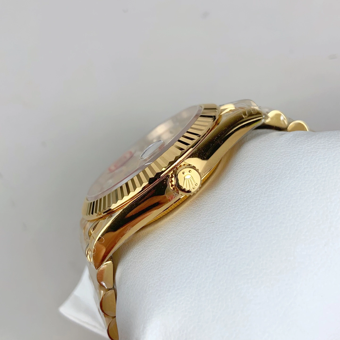 Casual CBD Factory Rolex Day-Date 40 Yellow Gold Champagne Baguette Diamond Dial (228238) V2 1:1 Super Clone – DD3255 Movement 130