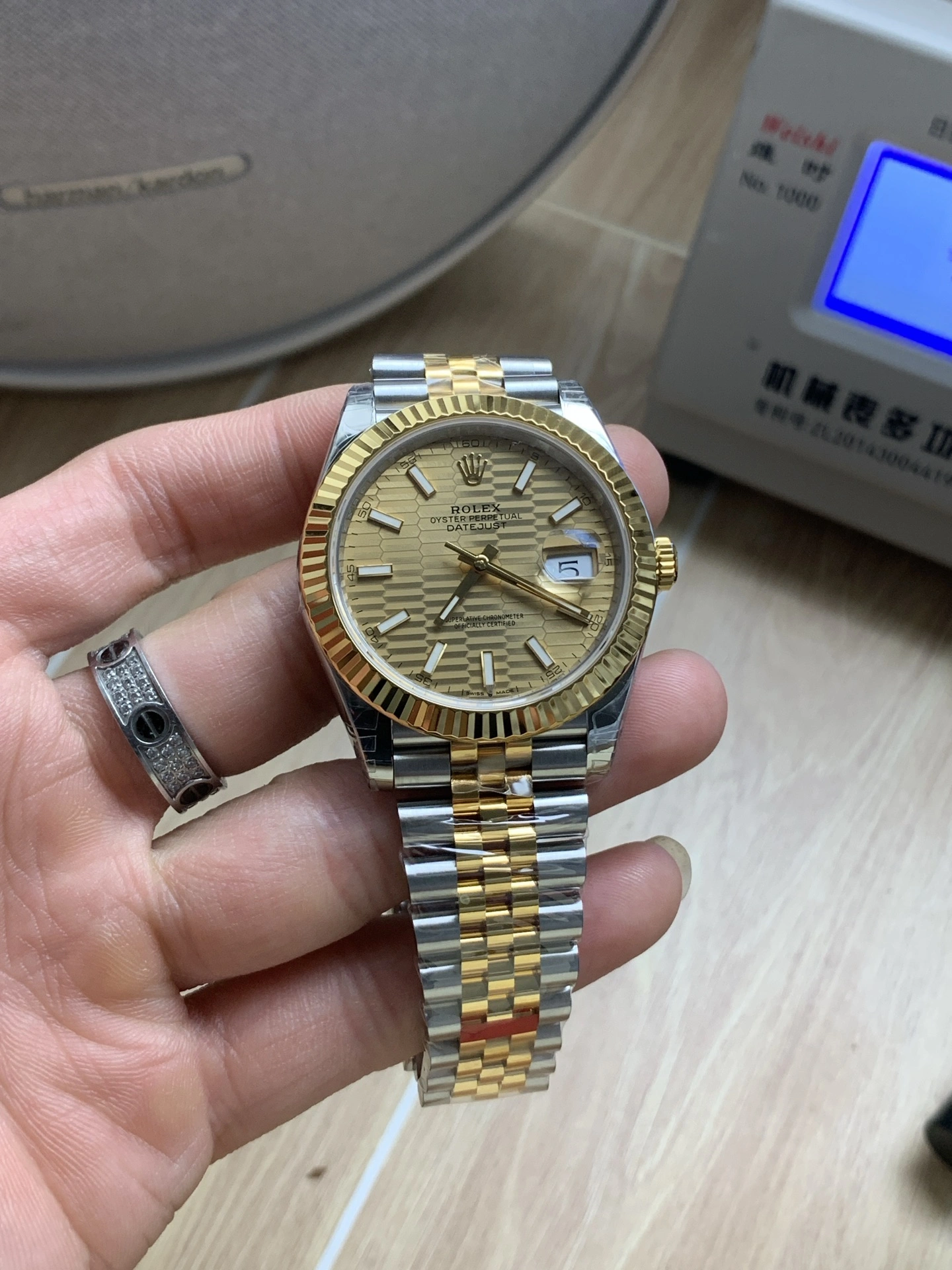 CBD Factory Rolex Datejust 41mm Two-Tone Yellow Gold Fluted Motif Dial Jubilee Bracelet (126333) 1:1 Super Clone – DD3235 Movement Durable 86