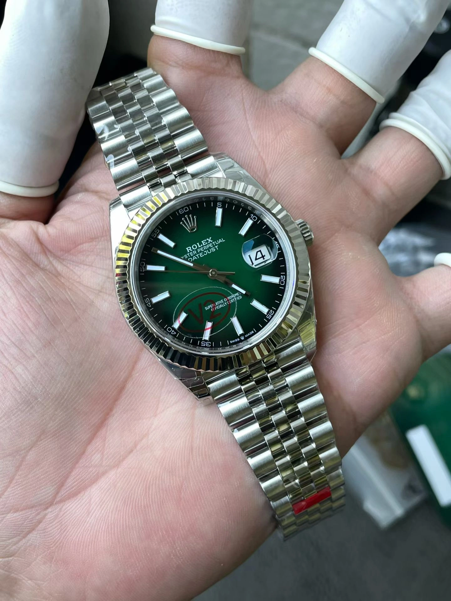 Durable CBD Factory Rolex Datejust 41mm Gradient Green Dial (126334) 1:1 Super Clone – DD3235 Movement 38