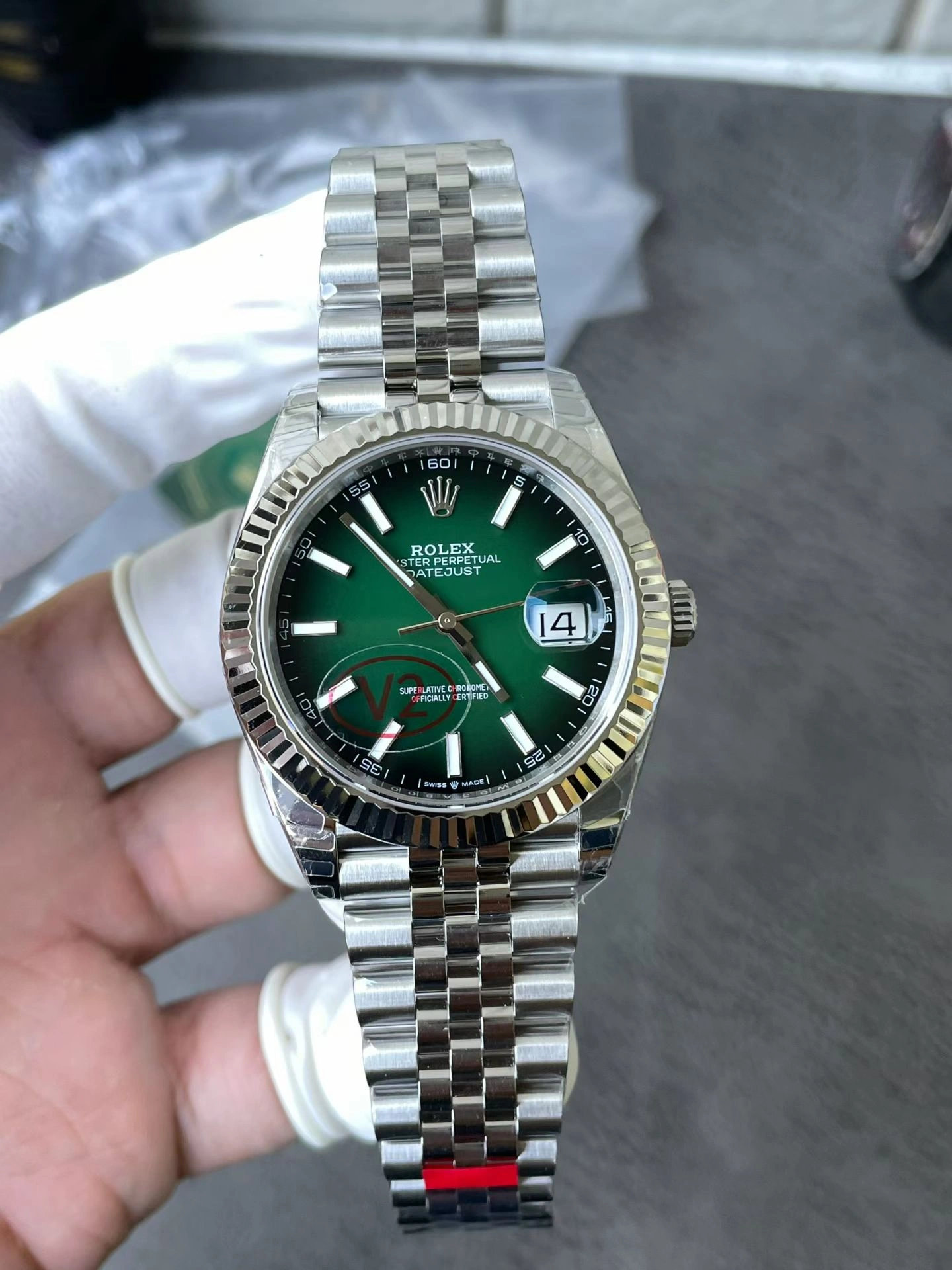Durable CBD Factory Rolex Datejust 41mm Gradient Green Dial (126334) 1:1 Super Clone – DD3235 Movement 38