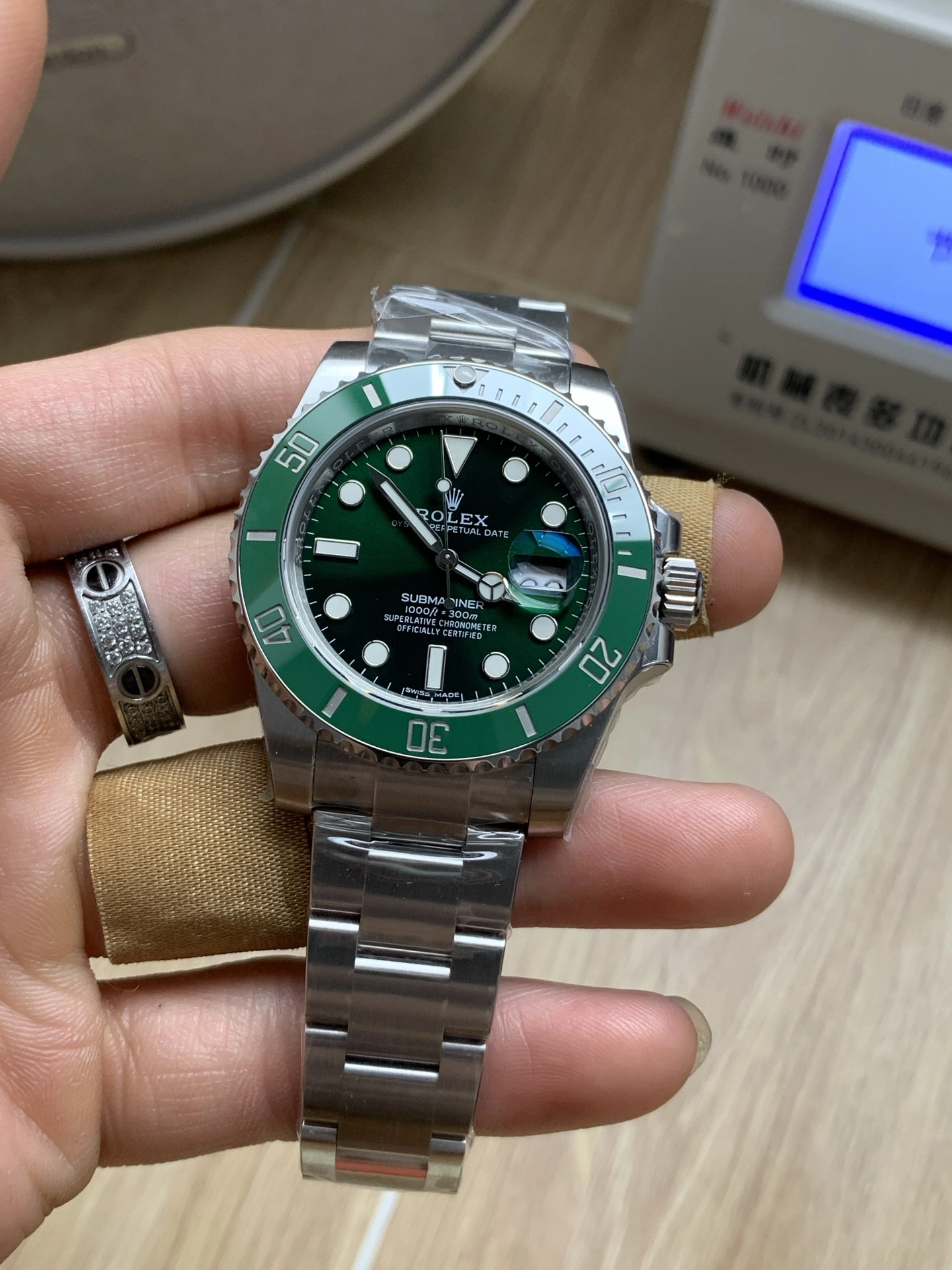 CBD Factory Rolex Submariner Date “Hulk” Green 40mm (116610LV) 1:1 Super Clone – DD3135 Movement RelaxedFit 189