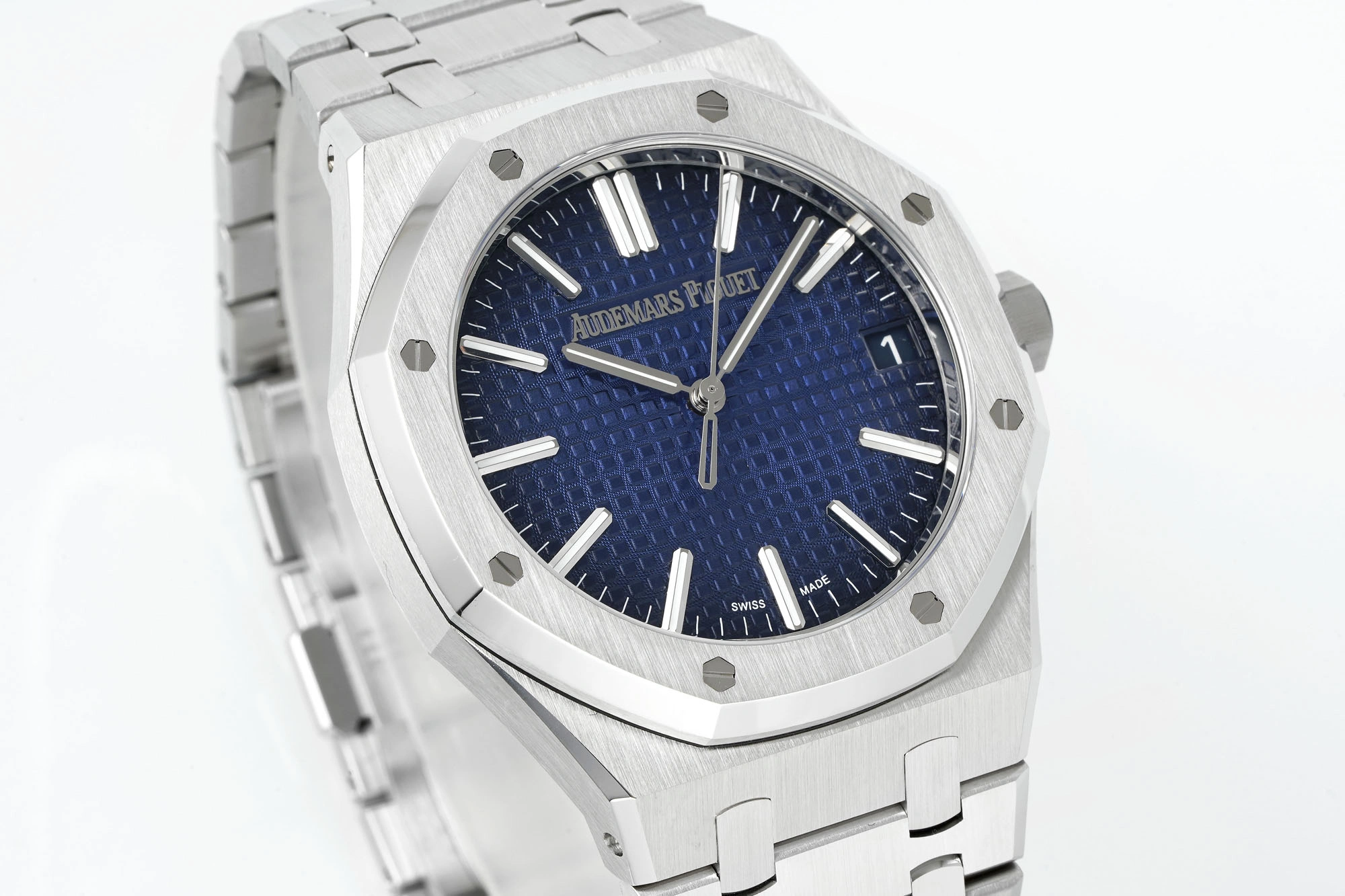 CBD Factory Audemars Piguet Royal Oak 41mm White Gold Smoked Blue Dial (15510BC) 1:1 Super Clone – DD4302 Movement Colorful 343