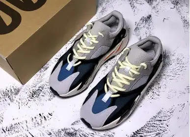 ADIDAS YEEZY BOOST 700 WAVE RUNNER SOLID GREY B75571
