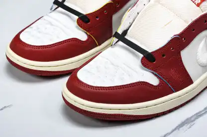 Trophy Room x Air Jordan 1 Low OG “Rookie Card: Home”  HV6157-100