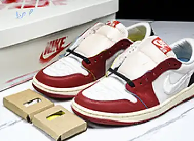 Hyperoad Trophy Room x Air Jordan 1 Low OG “Rookie Card: Home”