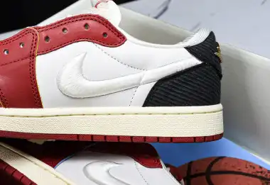 Hyperoad Trophy Room x Air Jordan 1 Low OG “Rookie Card: Home”