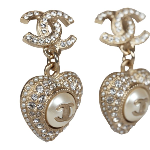 Chanel Crystal Heart Dangle CC Earrings Faux Pearl Light Gold Metal 3 Chanel Crystal Heart Dangle CC Earrings Faux Pearl Light Gold Metal - Image 2