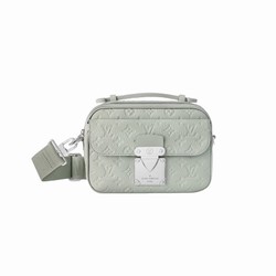 M23152 Mineral Gray Embossed Taurillon Monogram cowhide leather Cowhide-leather trim S-Lock Messenger 1 M23152 Mineral Gray Embossed Taurillon Monogram cowhide leather Cowhide-leather trim S-Lock Messenger