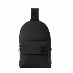 M23736 Black Cowhide leather Cowhide-leather trim Textile lining Pilot Slingbag 1 M23736 Black Cowhide leather Cowhide-leather trim Textile lining Pilot Slingbag