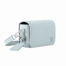 M82804 Cloud Blue Cowhide leather Cowhide-leather trim Textile lining Fastline Wearable Wallet 5 M82804 Cloud Blue Cowhide leather Cowhide-leather trim Textile lining Fastline Wearable Wallet - Image 3