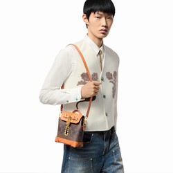 M11630 Monogram Dust coated canvas Aged cowhide-leather trim Textile lining Steamer 15 7 M11630 Monogram Dust coated canvas Aged cowhide-leather trim Textile lining Steamer 15