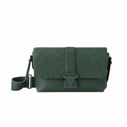 M24439 Forest Green Taurillon Monogram embossed cowhide leather Cowhide leather trim S-Cape Messenger 1 M24439 Forest Green Taurillon Monogram embossed cowhide leather Cowhide leather trim S-Cape Messenger
