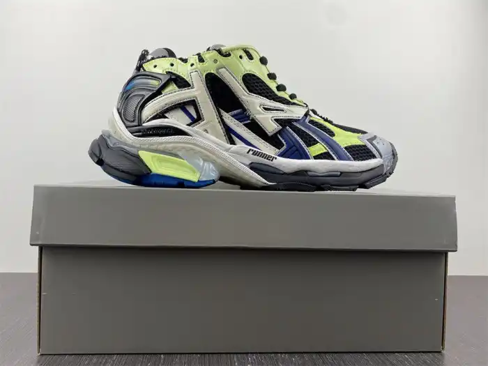 BLCG RUNNER SNEAKER 677403 W1RC6 0203