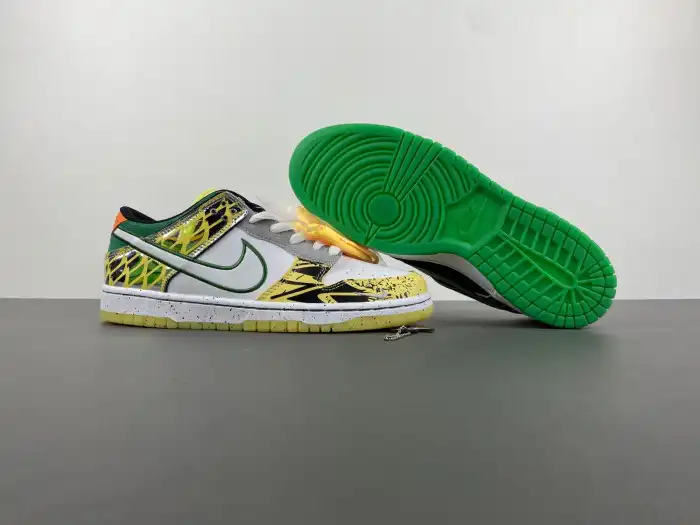 Nike Dunk Low What the Duck Away University of Oregon PE HV1454-100