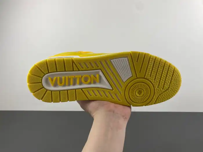 LV TRAINER SNEAKER