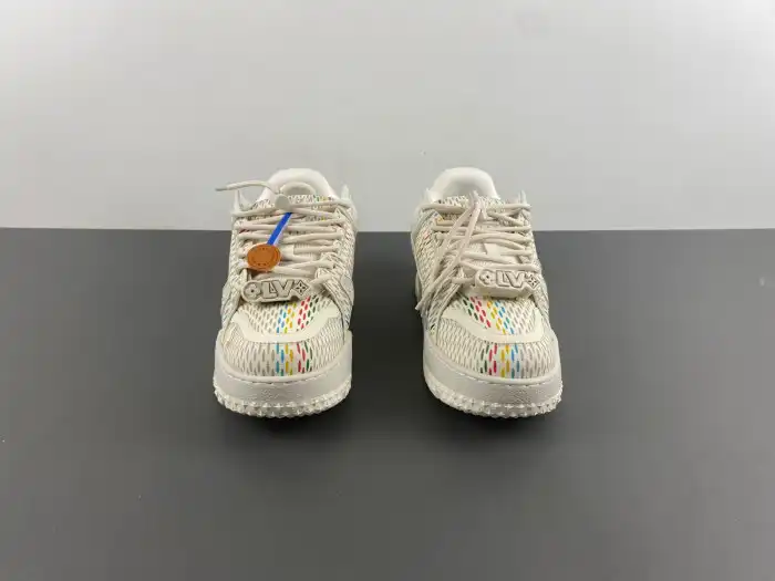 LV TRAINER SNEAKER 24052502