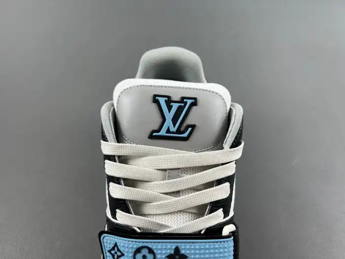 LV TRAINER SNEAKER 24083002