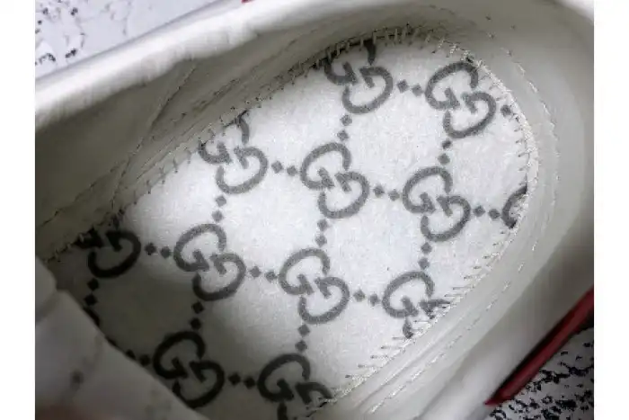 GUCC ACE EMBROIDERED LOW-TOP SNEAKER WHITE WITH LOGO