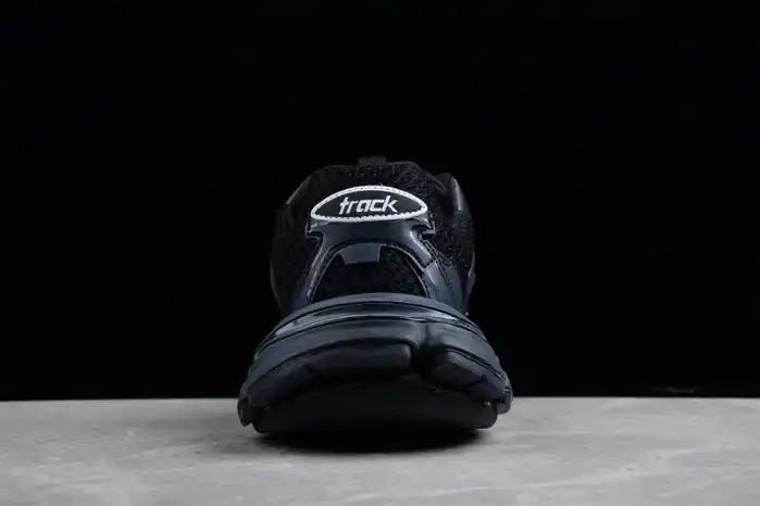 BLCG TRACK SNEAKER 700875 W3RF1 1090