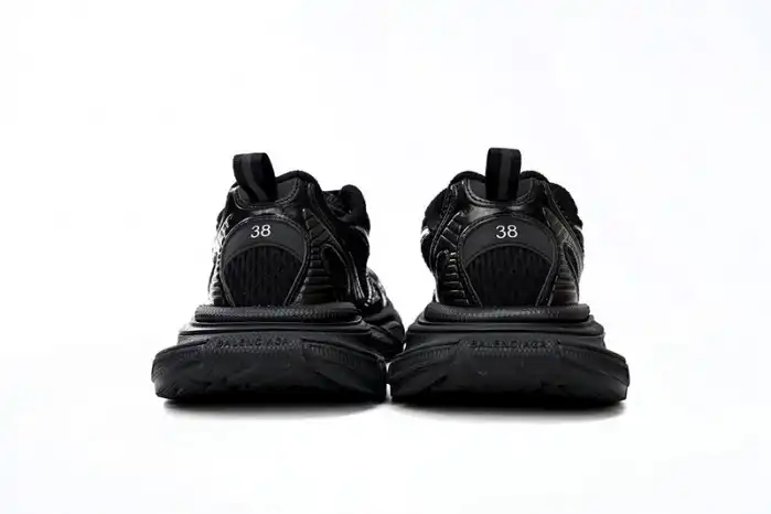 BLCG 3XL SNEAKER 734733 W2RC6 0203