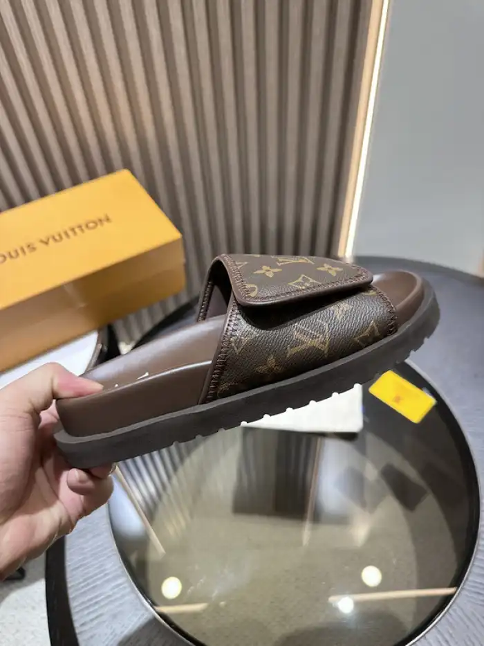 LV Miami Mule 24052701