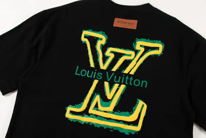 L.V T-SHIRT 24062630