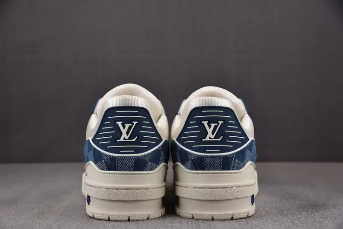 LV TRAINER SNEAKER 24080802