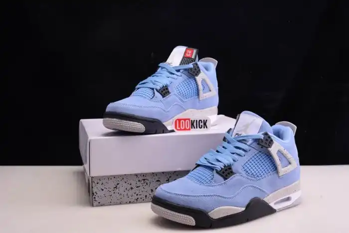 AIR JORDAN 4 University Blue CT8527-400